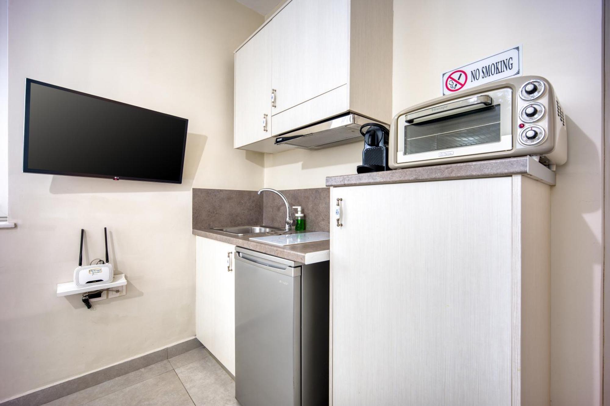 אתונה Bentzi...Boutique Apartment 1, Classic Double With Kitchenette, 2 Guests מראה חיצוני תמונה